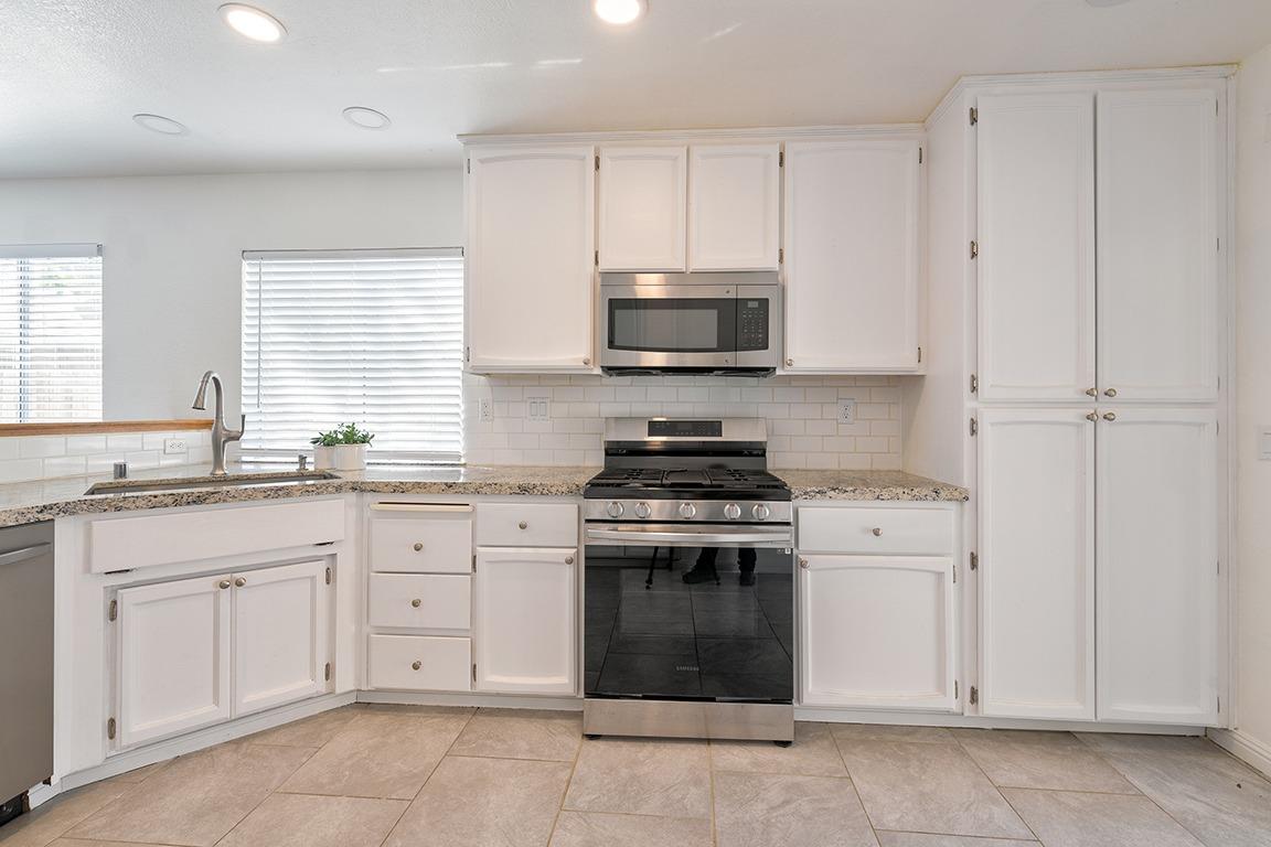 Detail Gallery Image 19 of 49 For 3449 Hawk Heights Ct, Antelope,  CA 95843 - 3 Beds | 2/1 Baths