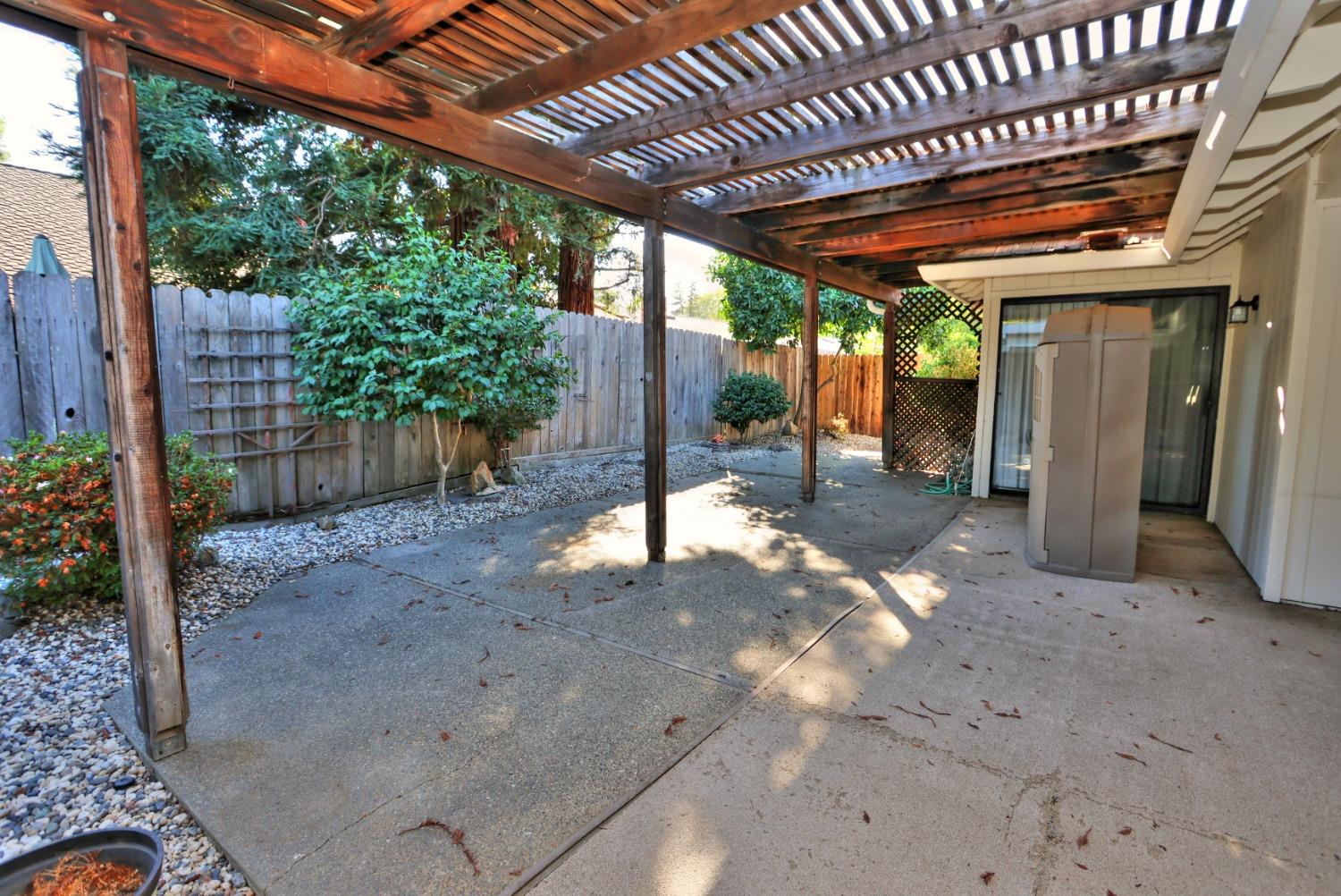 Cedar Tree Way, Sacramento, California image 33