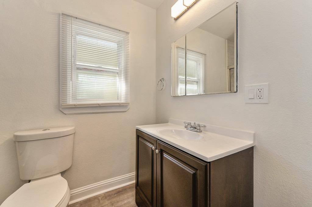 Detail Gallery Image 16 of 36 For 2084 Harrington Ave, Oakland,  CA 94601 - 2 Beds | 1 Baths