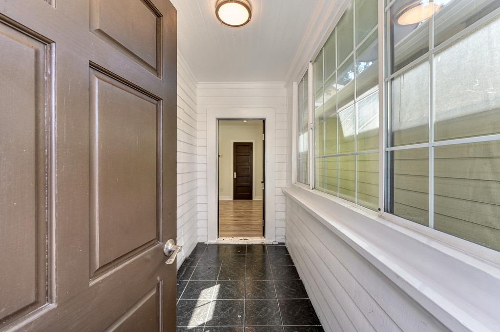 Detail Gallery Image 3 of 36 For 2084 Harrington Ave, Oakland,  CA 94601 - 2 Beds | 1 Baths