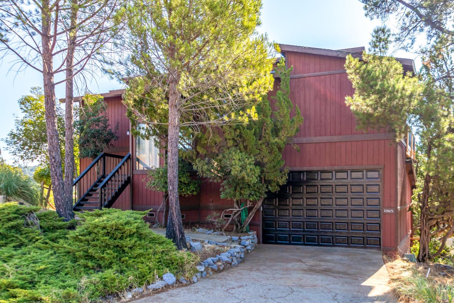 Detail Gallery Image 1 of 28 For 1865 Secret Lake Ct, Cool,  CA 95614 - 3 Beds | 2 Baths