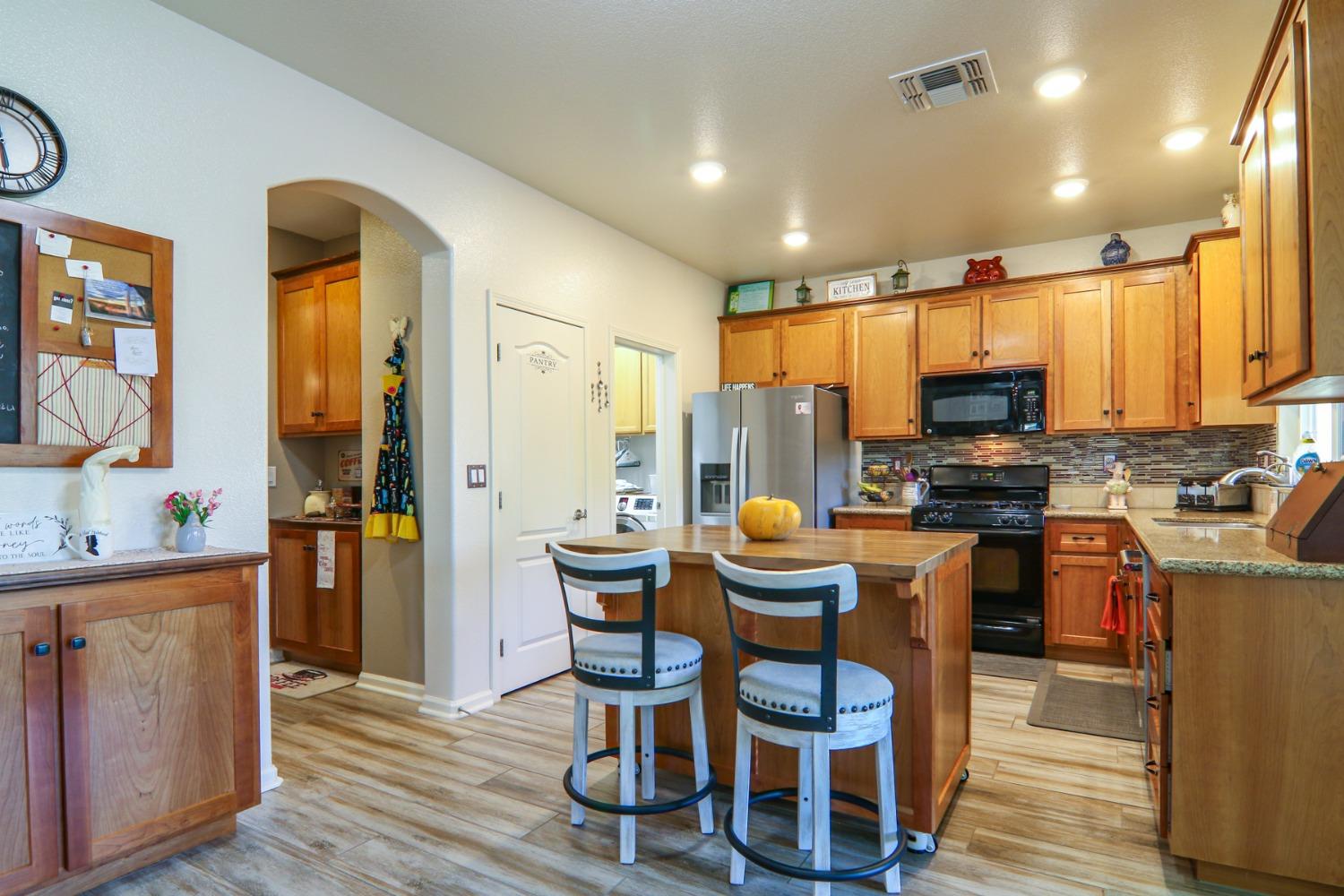 Detail Gallery Image 13 of 45 For 5727 Mineral Springs Ct, Marysville,  CA 95901 - 4 Beds | 2/1 Baths