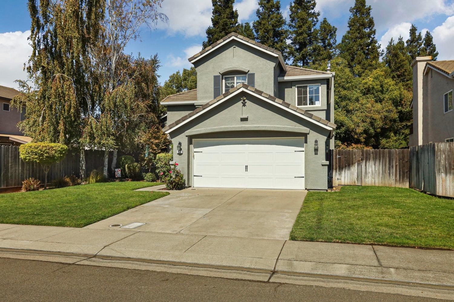 Detail Gallery Image 2 of 55 For 2681 Douglas Fir Dr, Lodi,  CA 95242 - 4 Beds | 3 Baths