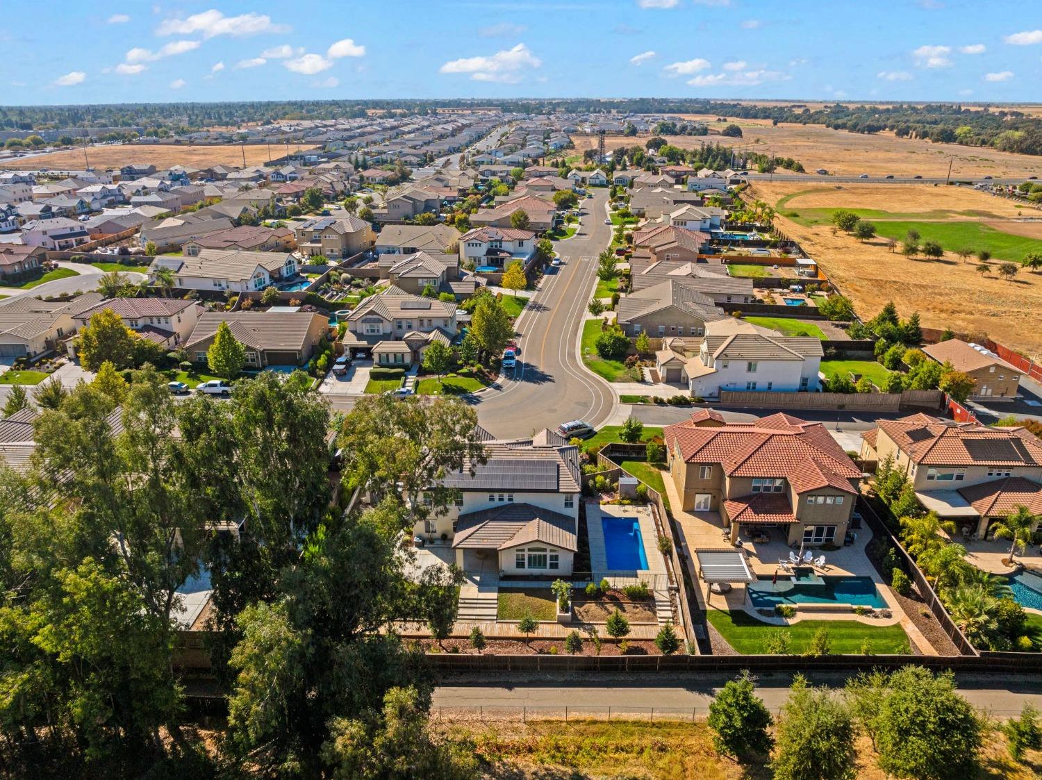 Detail Gallery Image 73 of 76 For 9805 Sword Dancer Dr, Roseville,  CA 95747 - 4 Beds | 3/1 Baths