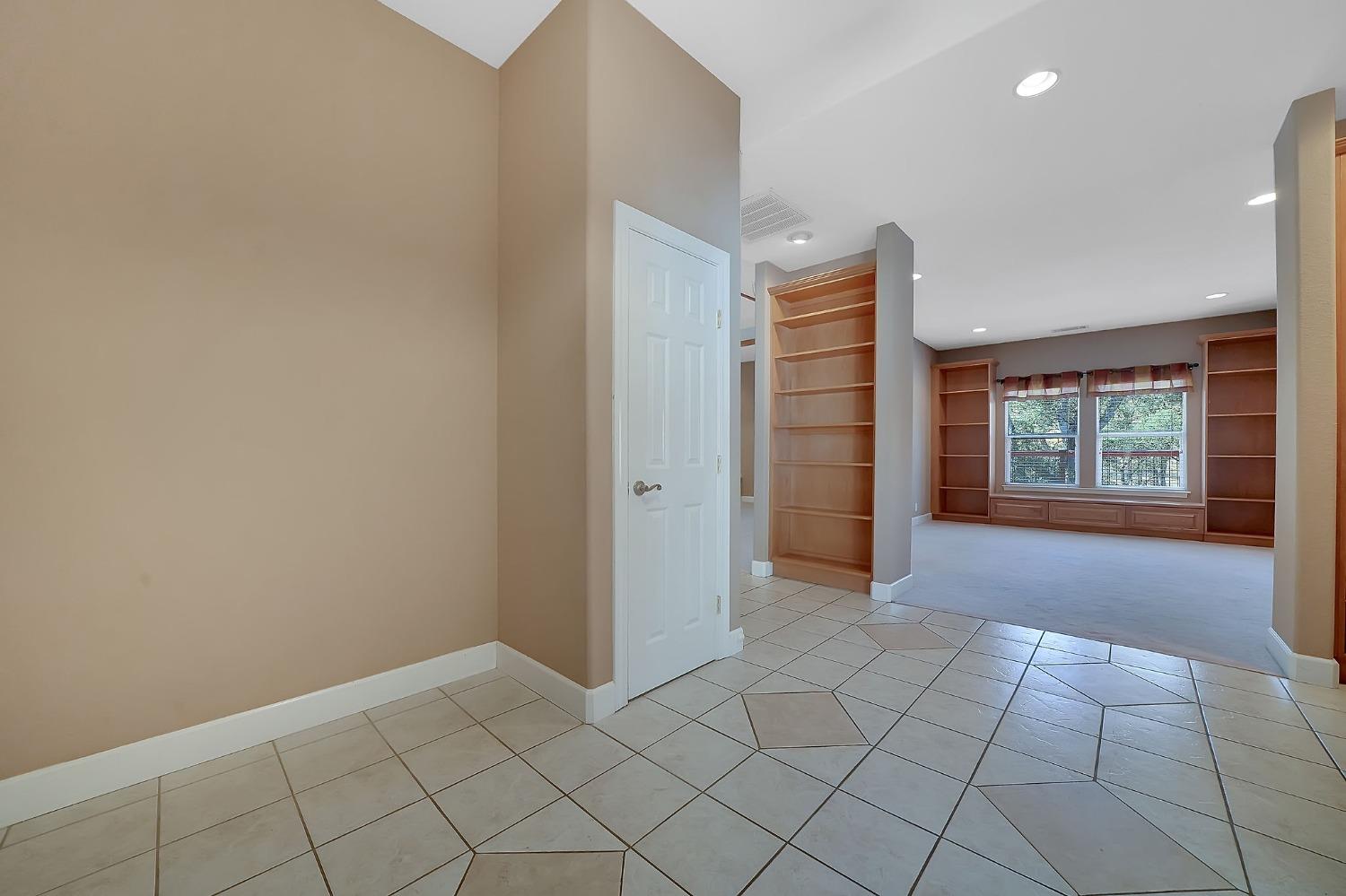 Detail Gallery Image 14 of 64 For 5736 Bergsma Ln, Valley Springs,  CA 95252 - 3 Beds | 2 Baths