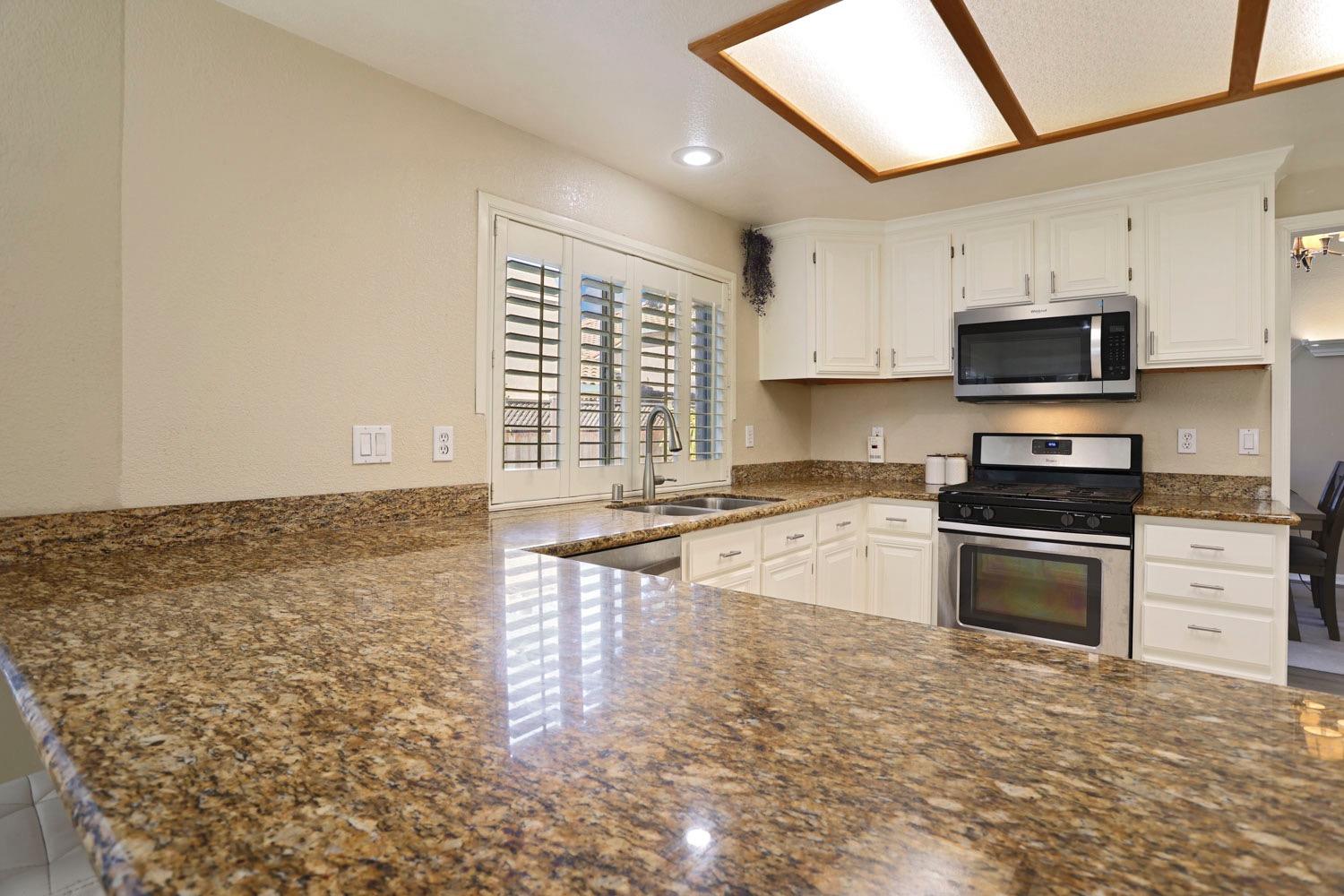 Detail Gallery Image 15 of 42 For 10225 River Oaks Dr, Stockton,  CA 95209 - 4 Beds | 2/1 Baths