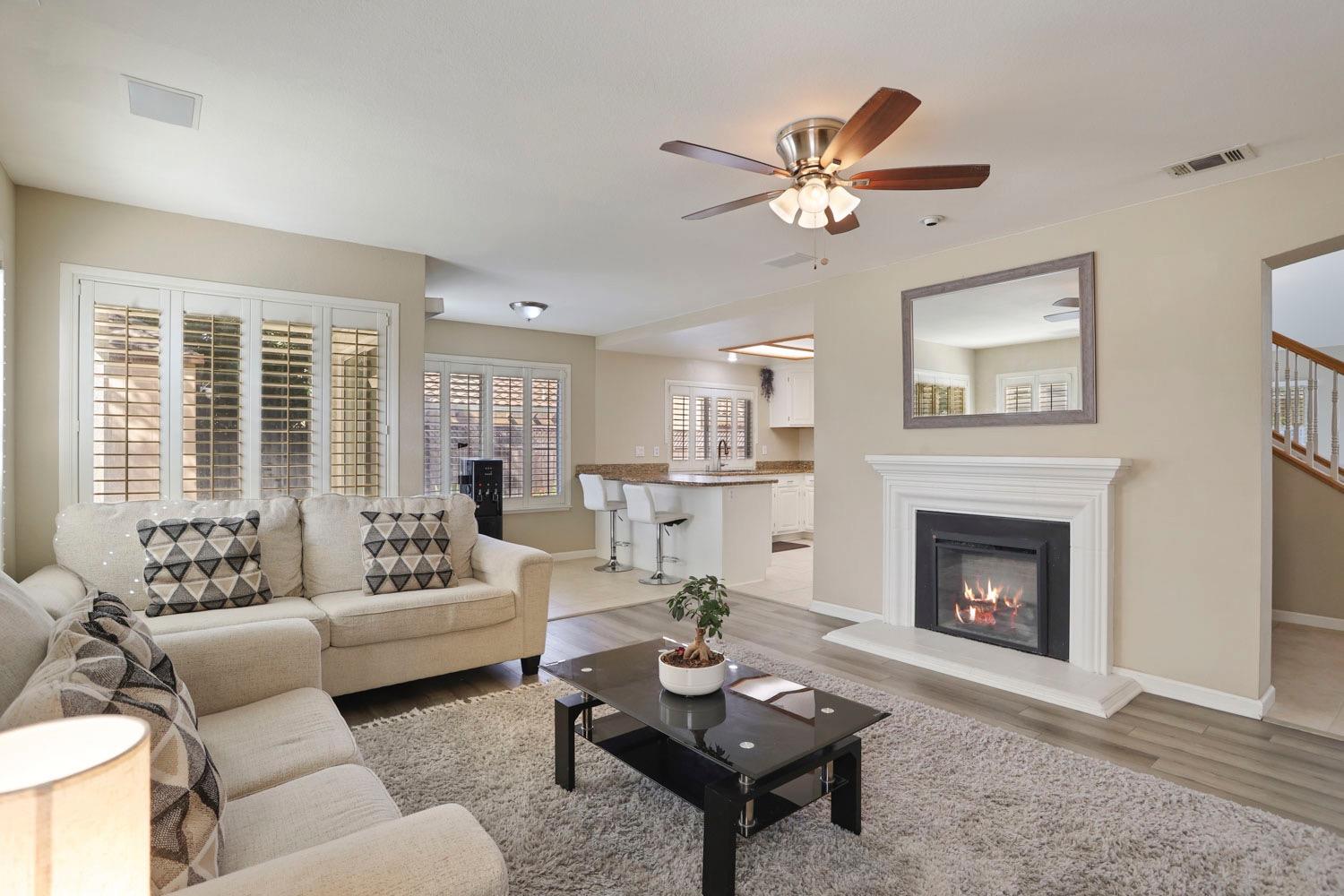 Detail Gallery Image 1 of 42 For 10225 River Oaks Dr, Stockton,  CA 95209 - 4 Beds | 2/1 Baths