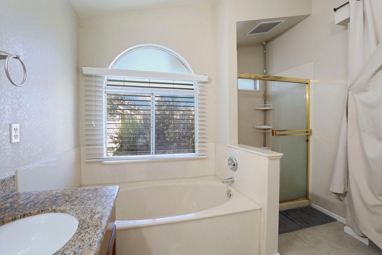 Detail Gallery Image 34 of 42 For 10225 River Oaks Dr, Stockton,  CA 95209 - 4 Beds | 2/1 Baths