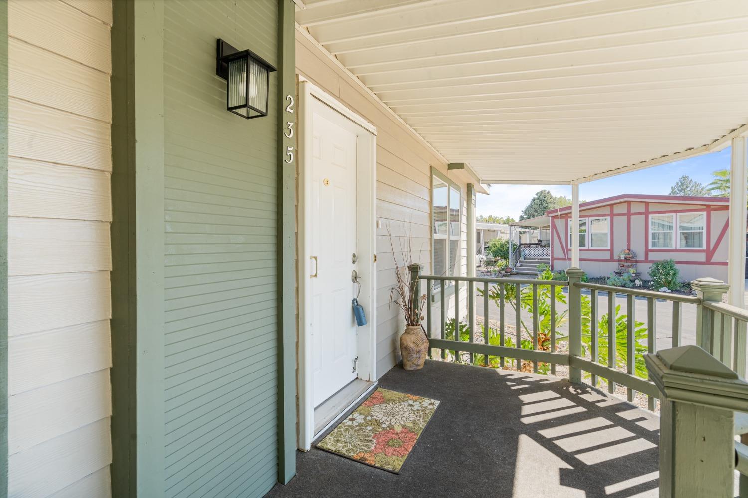 Detail Gallery Image 31 of 33 For 235 Bluebird Ln, Folsom,  CA 95630 - 3 Beds | 2 Baths