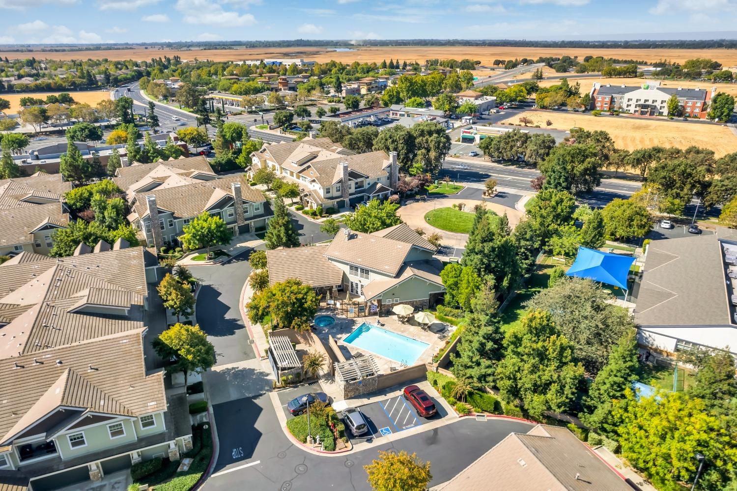 Detail Gallery Image 35 of 39 For 9549 Coney Island Cir, Elk Grove,  CA 95758 - 2 Beds | 2 Baths