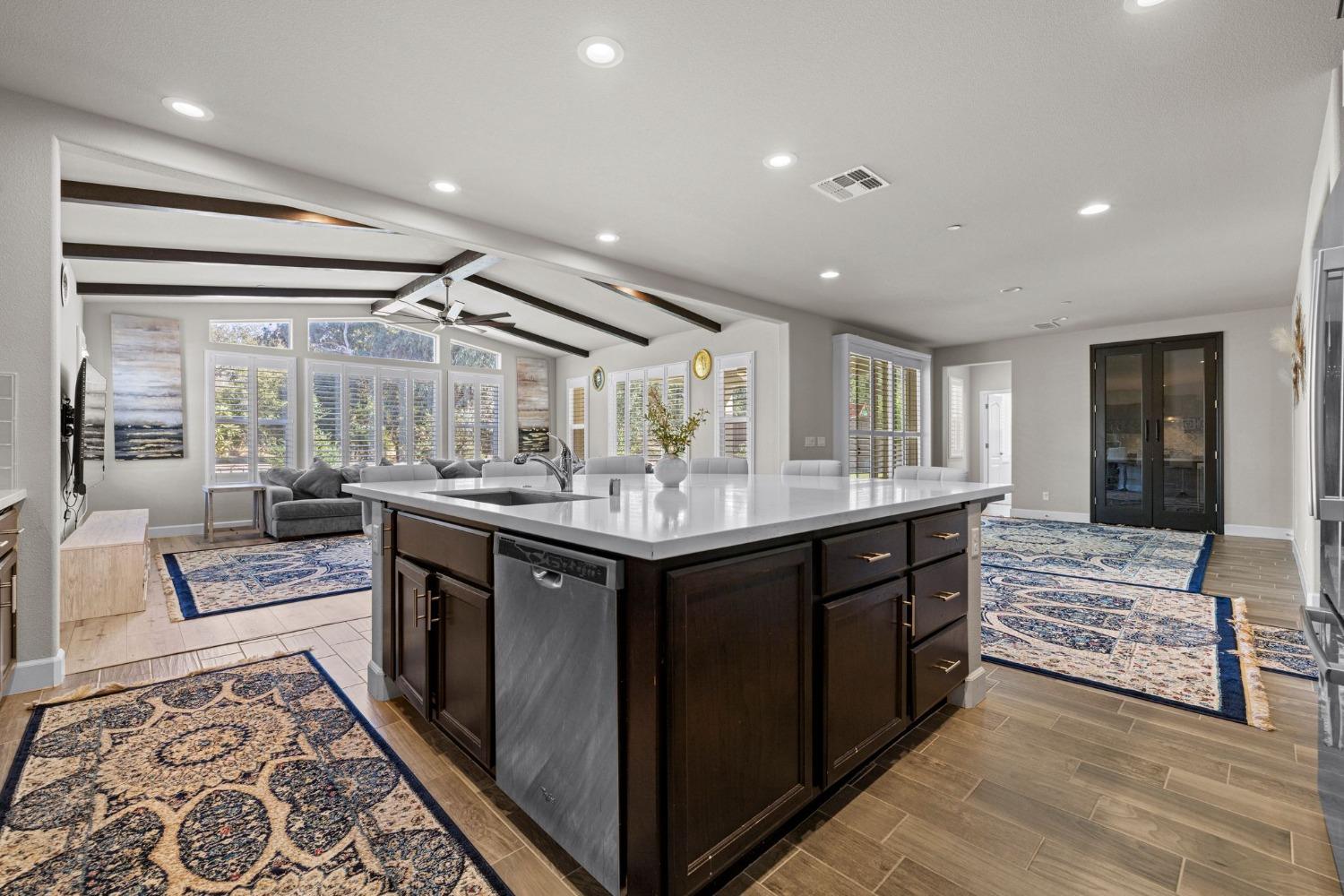 Detail Gallery Image 13 of 76 For 9805 Sword Dancer Dr, Roseville,  CA 95747 - 4 Beds | 3/1 Baths