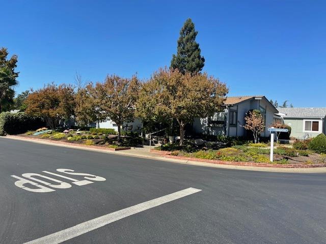 Detail Gallery Image 3 of 28 For 6901 Hidden Brook Ln, Citrus Heights,  CA 95621 - 2 Beds | 2 Baths