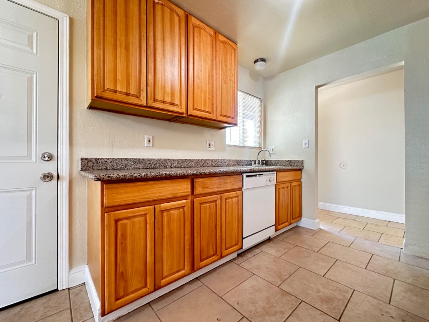 Detail Gallery Image 8 of 44 For 609 Trumpet Pl, Modesto,  CA 95351 - 3 Beds | 2 Baths