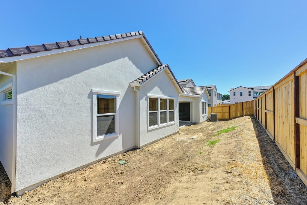 Detail Gallery Image 38 of 39 For 9510 Tenaya Peak Pl, Granite Bay,  CA 95661 - 4 Beds | 3/1 Baths