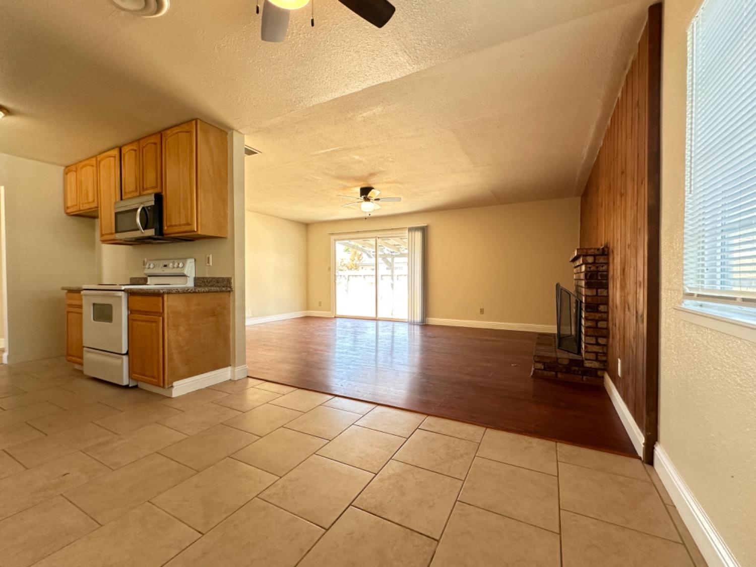 Detail Gallery Image 14 of 44 For 609 Trumpet Pl, Modesto,  CA 95351 - 3 Beds | 2 Baths