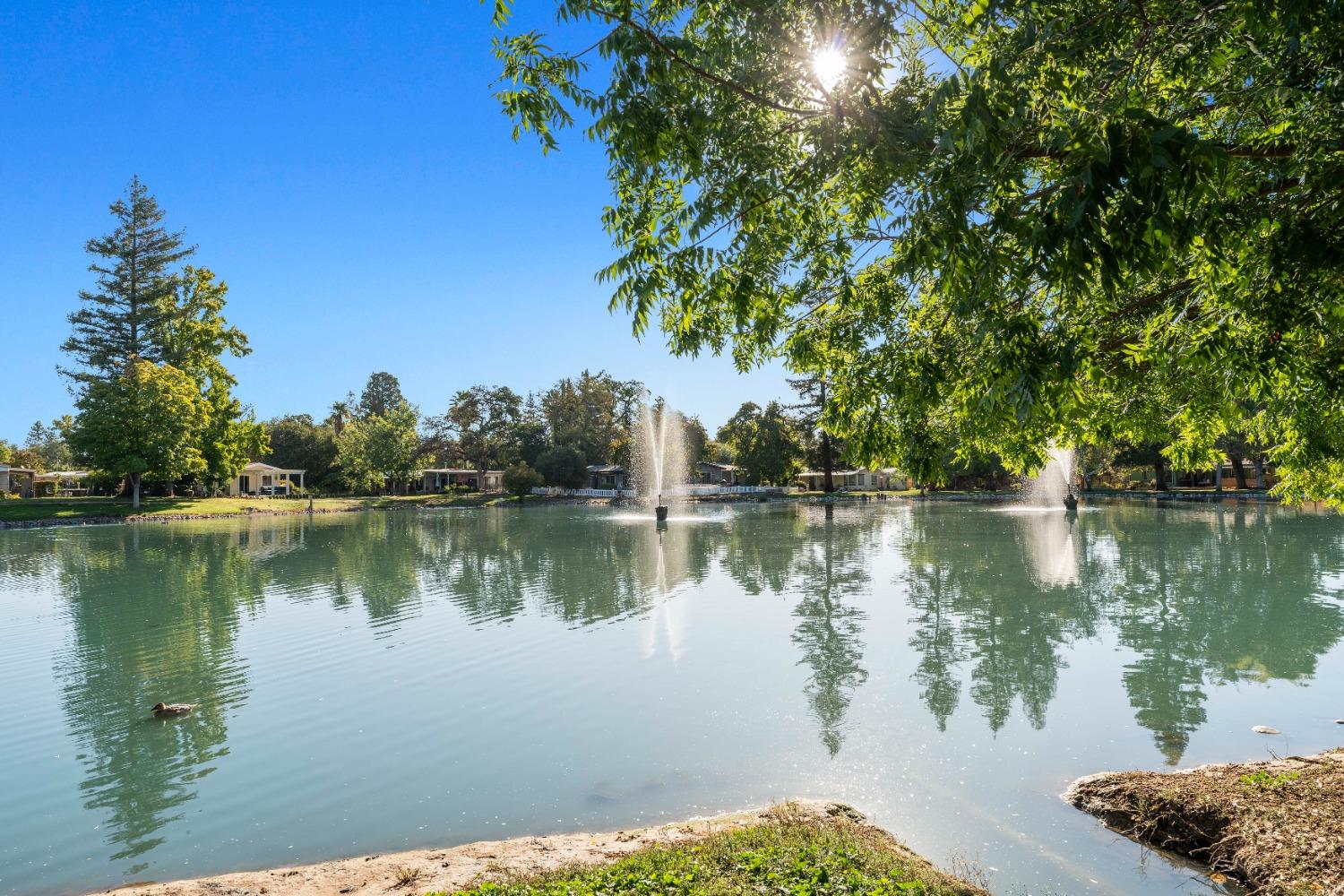 Detail Gallery Image 2 of 30 For 6887 Lake Cove Ln, Citrus Heights,  CA 95621 - 2 Beds | 2 Baths