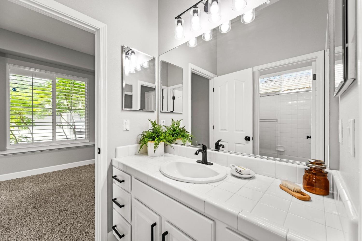 Detail Gallery Image 51 of 69 For 121 Vista Creek Cir, Sacramento,  CA 95835 - 4 Beds | 2/1 Baths