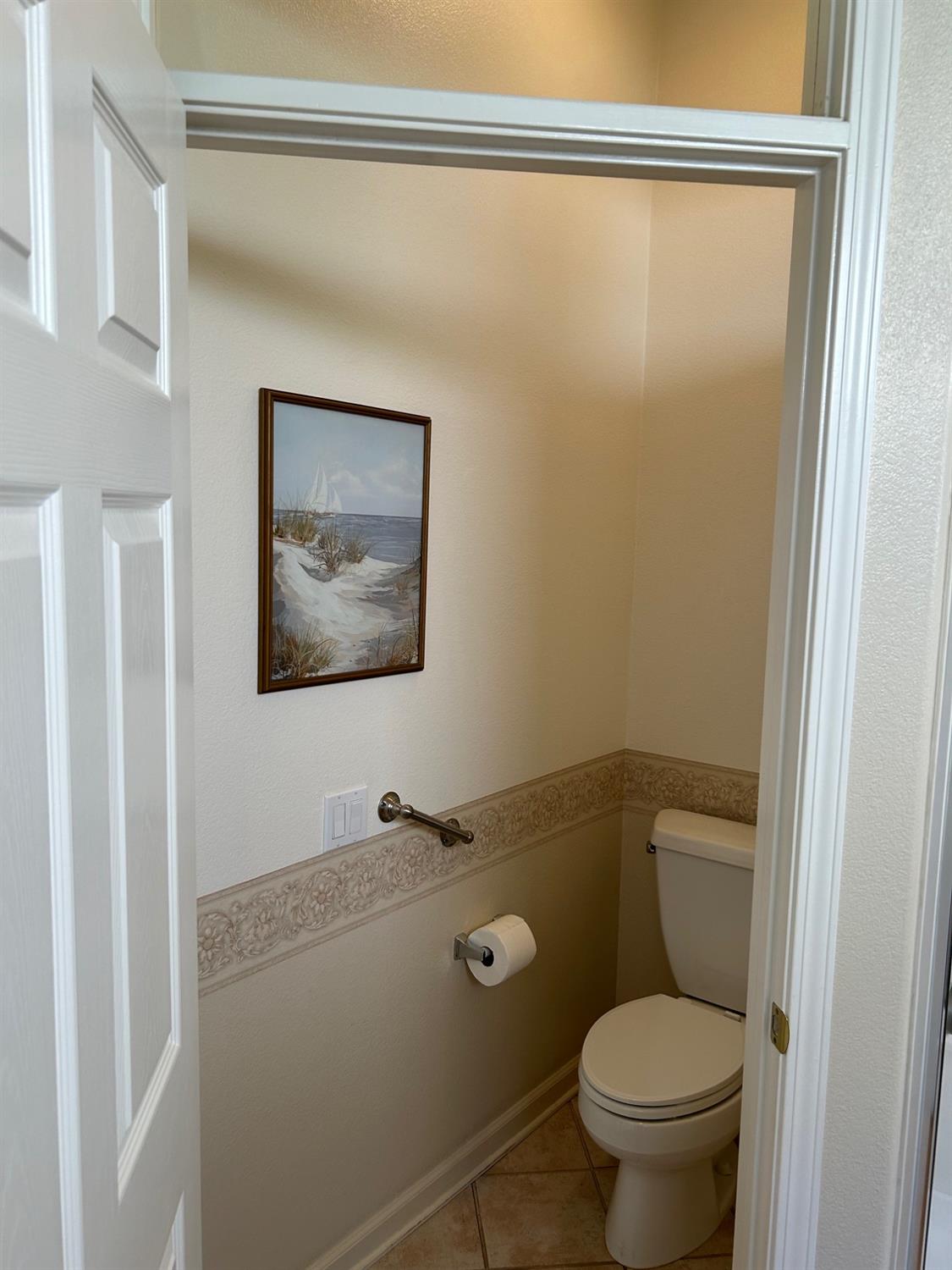 Detail Gallery Image 28 of 32 For 100 Enchanted Ct, Roseville,  CA 95747 - 2 Beds | 2 Baths