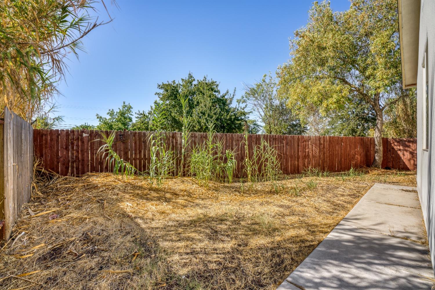 Detail Gallery Image 37 of 40 For 2755 Berger Ave, Sacramento,  CA 95815 - 3 Beds | 2 Baths