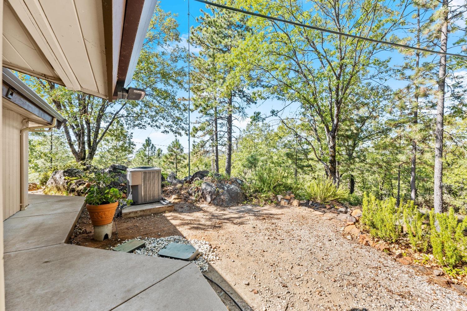 Detail Gallery Image 21 of 79 For 15897 Keson Pl, Grass Valley,  CA 95949 - 2 Beds | 2/1 Baths