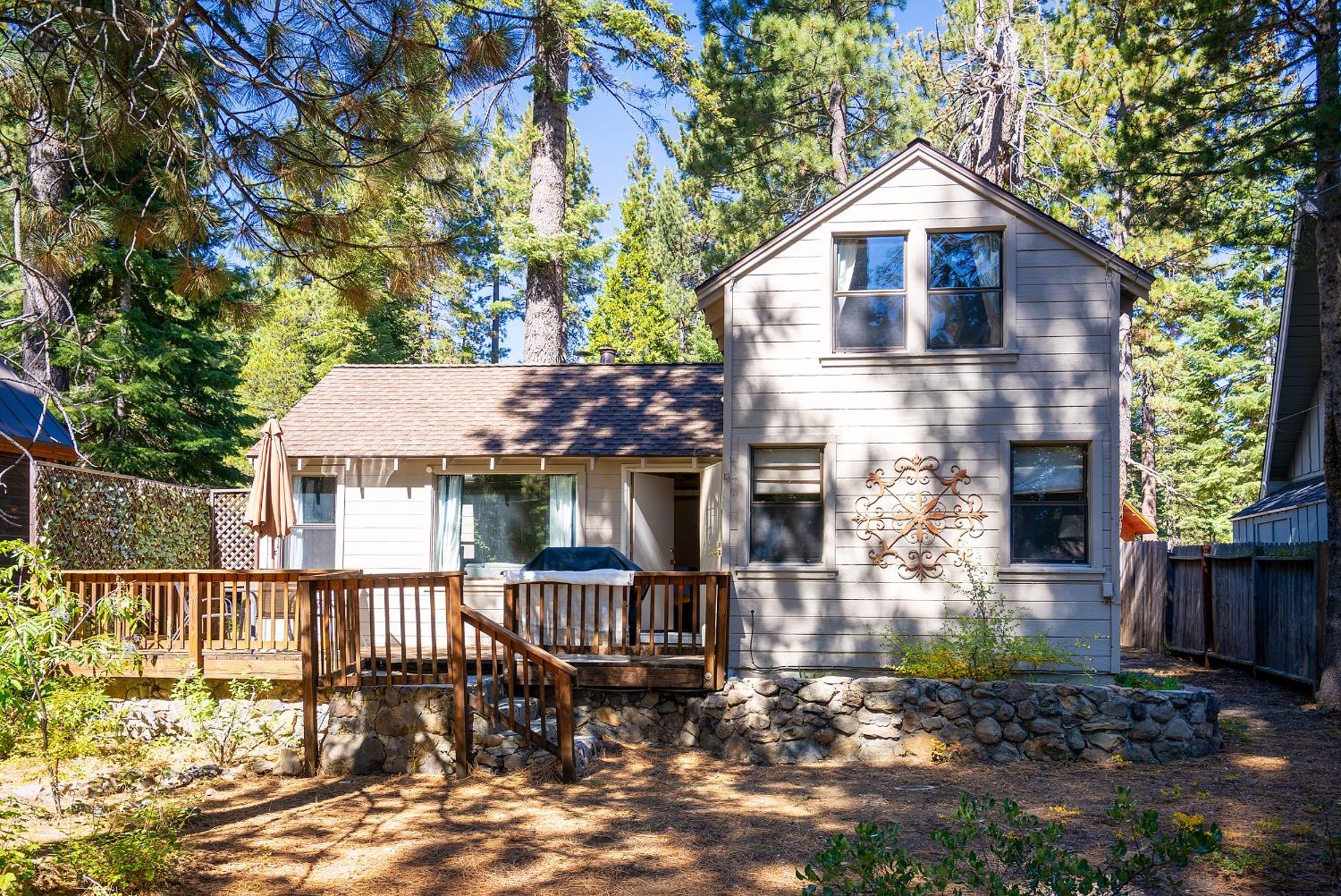 Detail Gallery Image 2 of 26 For 1775 Cedar Crest Ave, Tahoe City,  CA 96145 - 3 Beds | 2 Baths