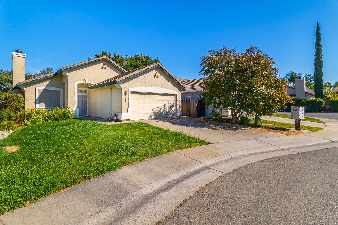 Detail Gallery Image 2 of 23 For 7105 Aspen Glen Ct, Citrus Heights,  CA 95621 - 3 Beds | 2 Baths