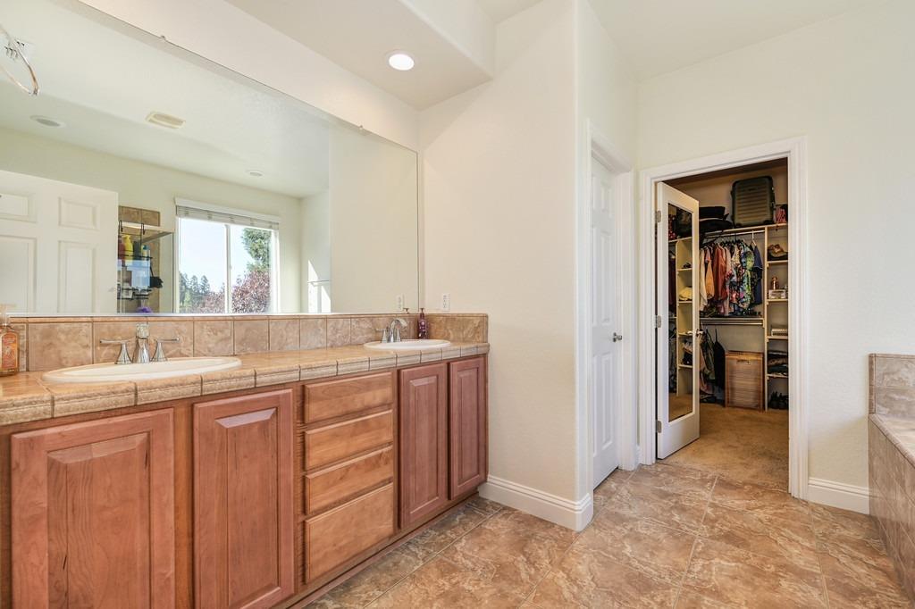 Detail Gallery Image 28 of 58 For 4068 Samuel Way, El Dorado Hills,  CA 95762 - 5 Beds | 4 Baths