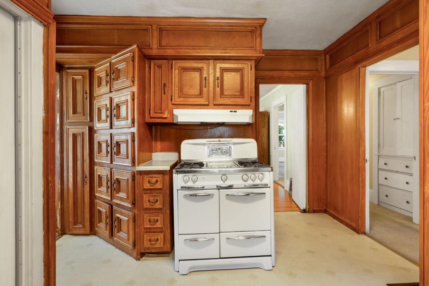 Detail Gallery Image 12 of 27 For 1603 Basler St, Sacramento,  CA 95811 - 2 Beds | 1 Baths