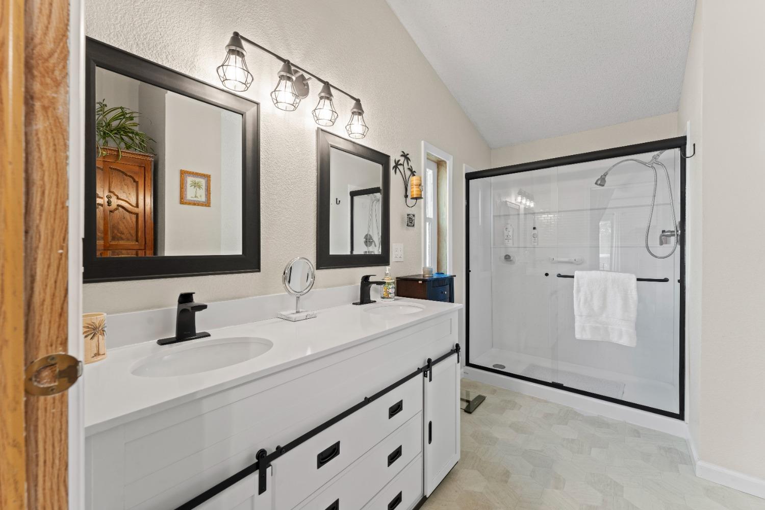 Detail Gallery Image 16 of 30 For 6887 Lake Cove Ln, Citrus Heights,  CA 95621 - 2 Beds | 2 Baths