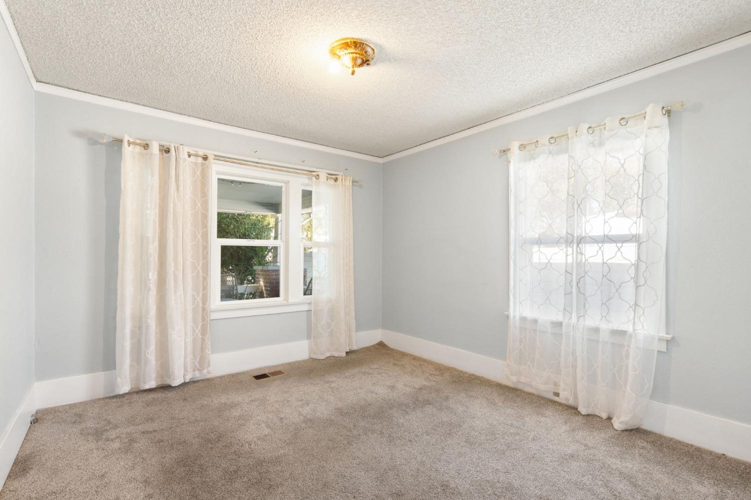 Detail Gallery Image 20 of 27 For 1603 Basler St, Sacramento,  CA 95811 - 2 Beds | 1 Baths