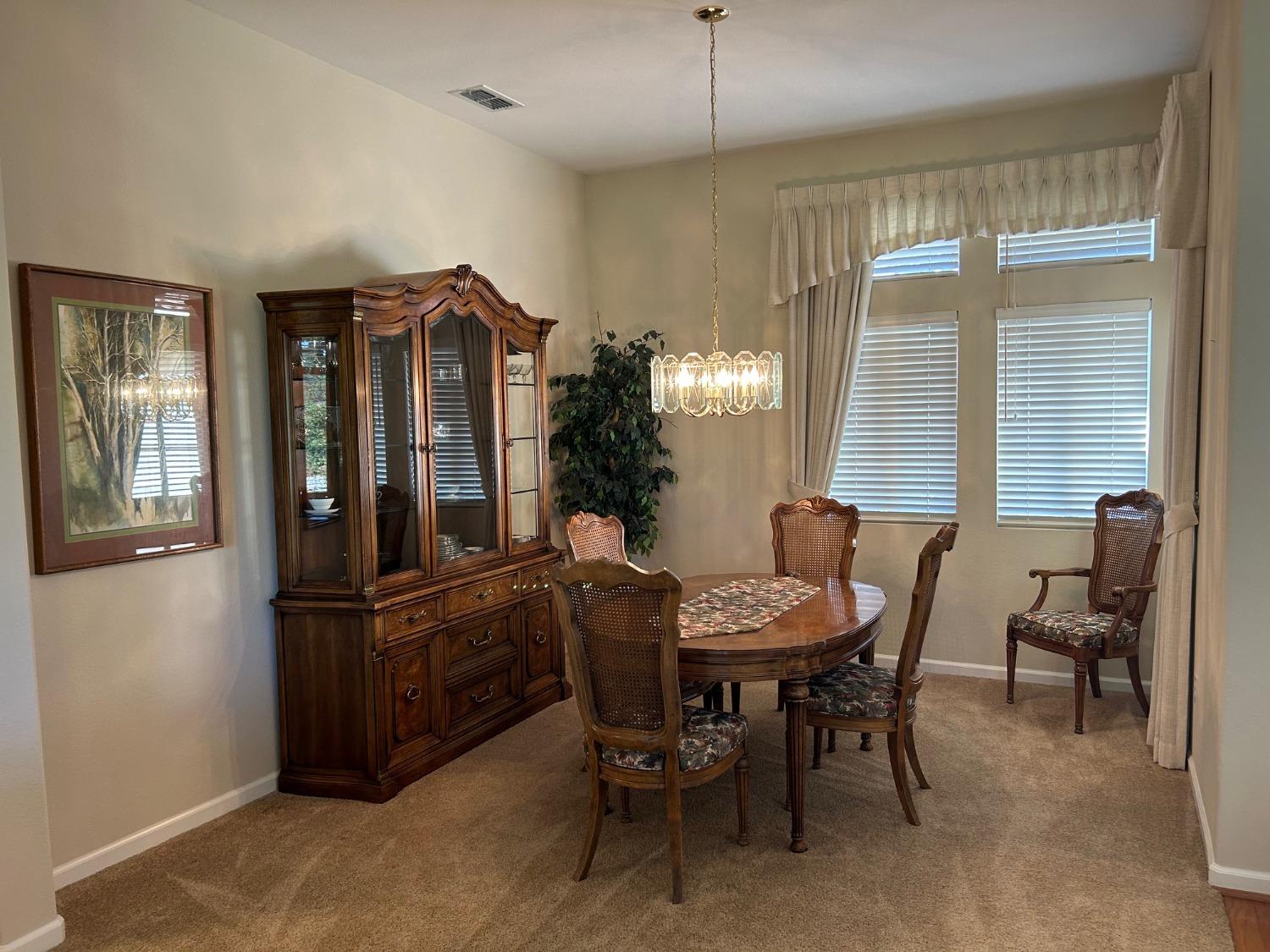 Detail Gallery Image 8 of 32 For 100 Enchanted Ct, Roseville,  CA 95747 - 2 Beds | 2 Baths