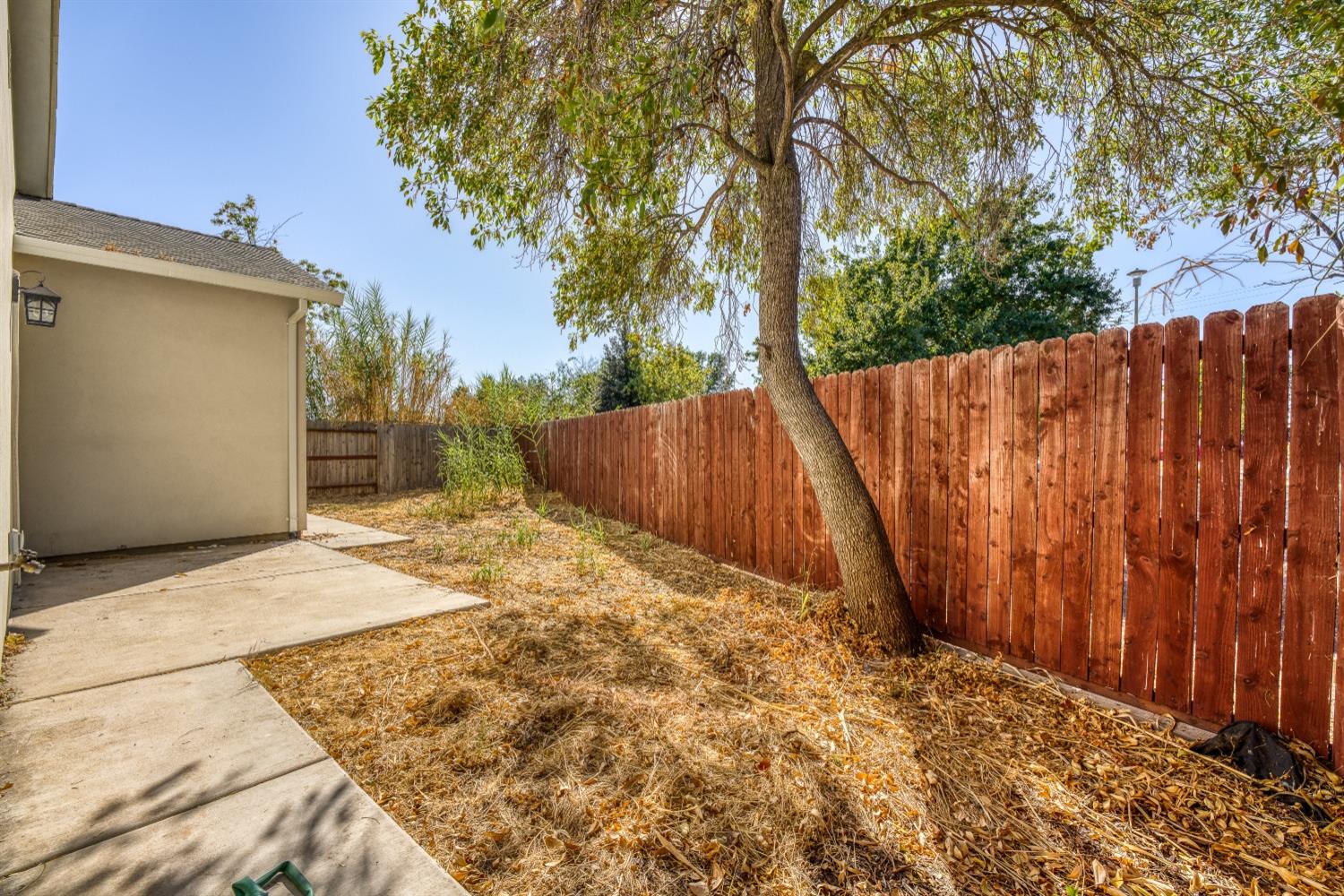 Detail Gallery Image 34 of 40 For 2755 Berger Ave, Sacramento,  CA 95815 - 3 Beds | 2 Baths