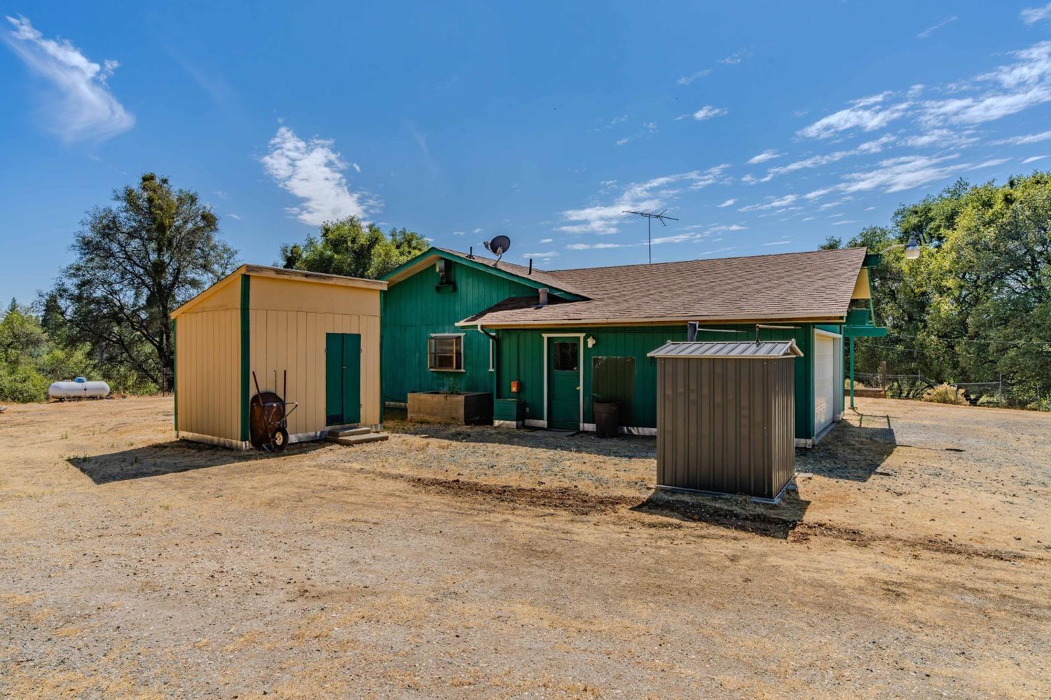 Detail Gallery Image 10 of 75 For 16360 Mt. Whitney Dr, Fiddletown,  CA 95629 - 3 Beds | 2 Baths