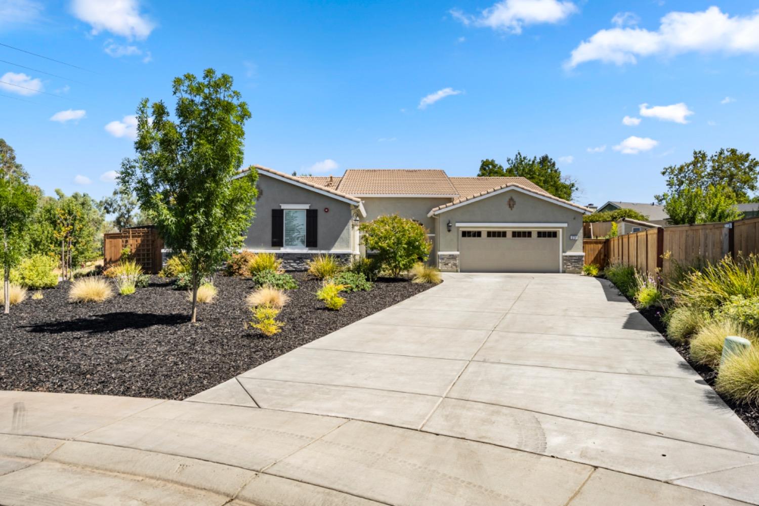 Detail Gallery Image 1 of 68 For 3730 Golden Eagle Pl, Roseville,  CA 95747 - 4 Beds | 3/1 Baths