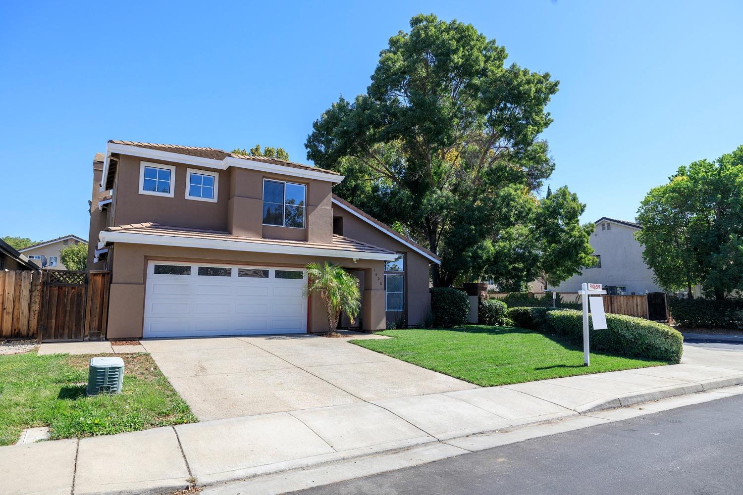 Detail Gallery Image 3 of 54 For 1498 Monterey Ct, Tracy,  CA 95376 - 3 Beds | 2/1 Baths