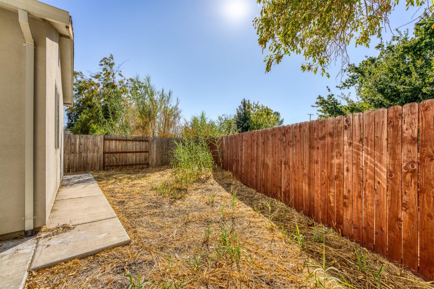 Detail Gallery Image 36 of 40 For 2755 Berger Ave, Sacramento,  CA 95815 - 3 Beds | 2 Baths