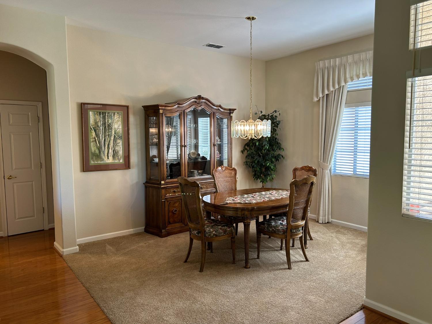 Detail Gallery Image 9 of 32 For 100 Enchanted Ct, Roseville,  CA 95747 - 2 Beds | 2 Baths