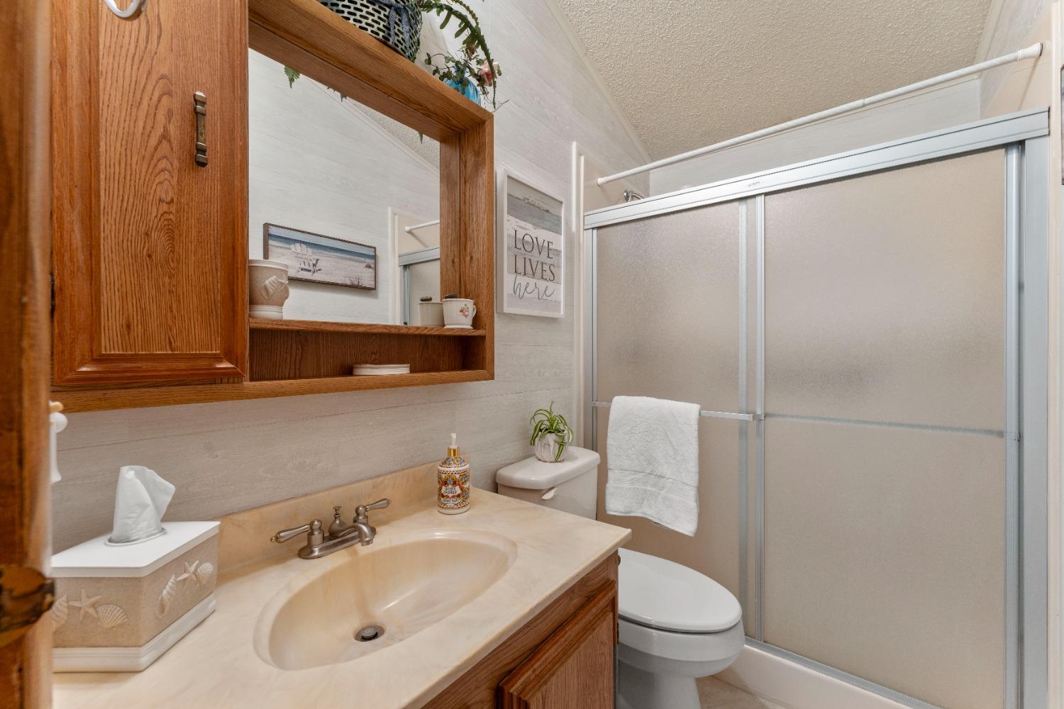 Detail Gallery Image 20 of 30 For 6887 Lake Cove Ln, Citrus Heights,  CA 95621 - 2 Beds | 2 Baths