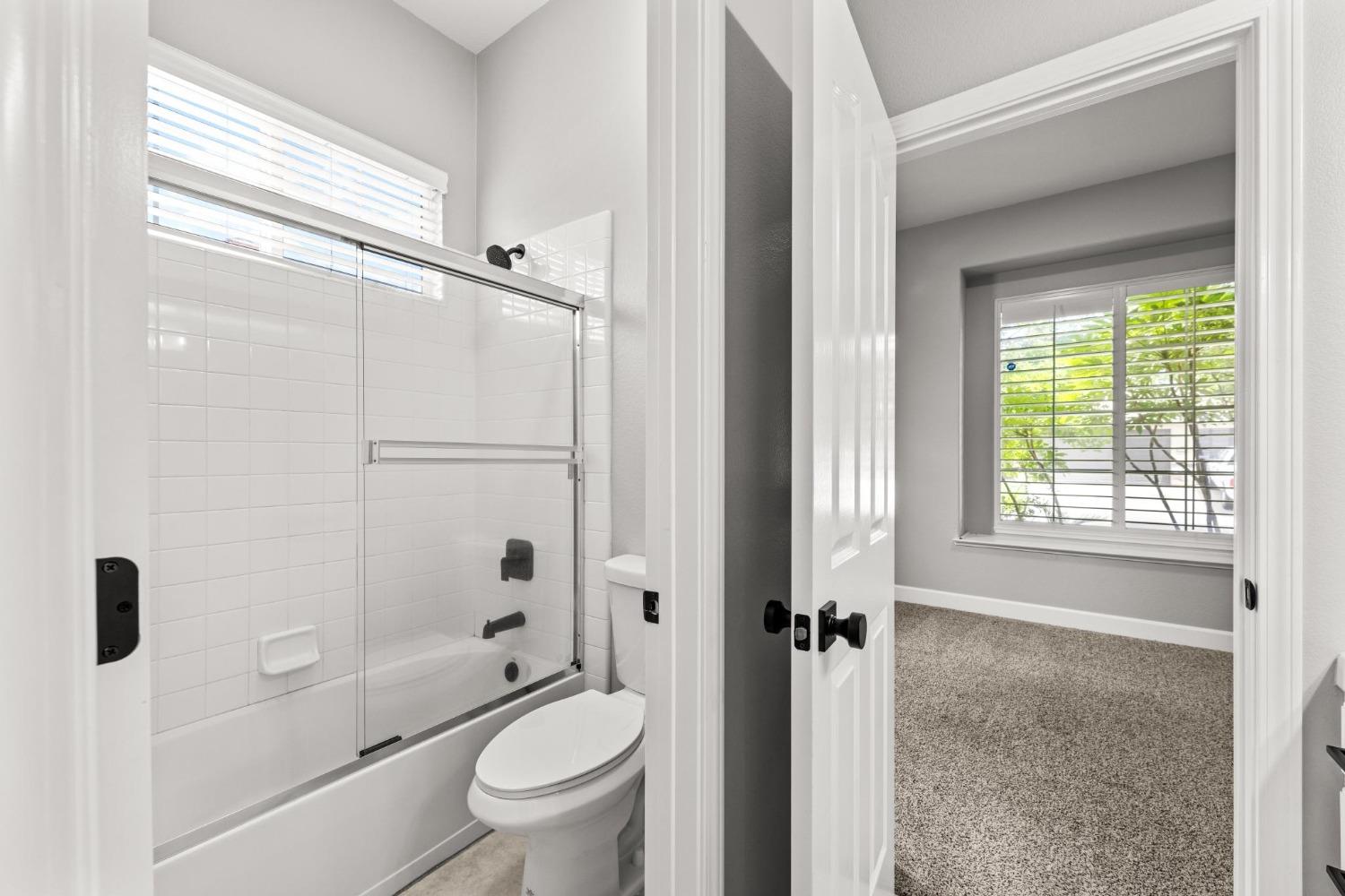 Detail Gallery Image 52 of 69 For 121 Vista Creek Cir, Sacramento,  CA 95835 - 4 Beds | 2/1 Baths