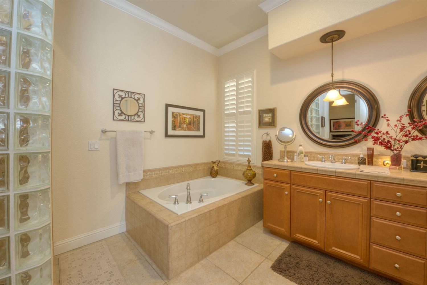 Detail Gallery Image 19 of 42 For 1132 Livorno Ct, Manteca,  CA 95337 - 3 Beds | 2 Baths