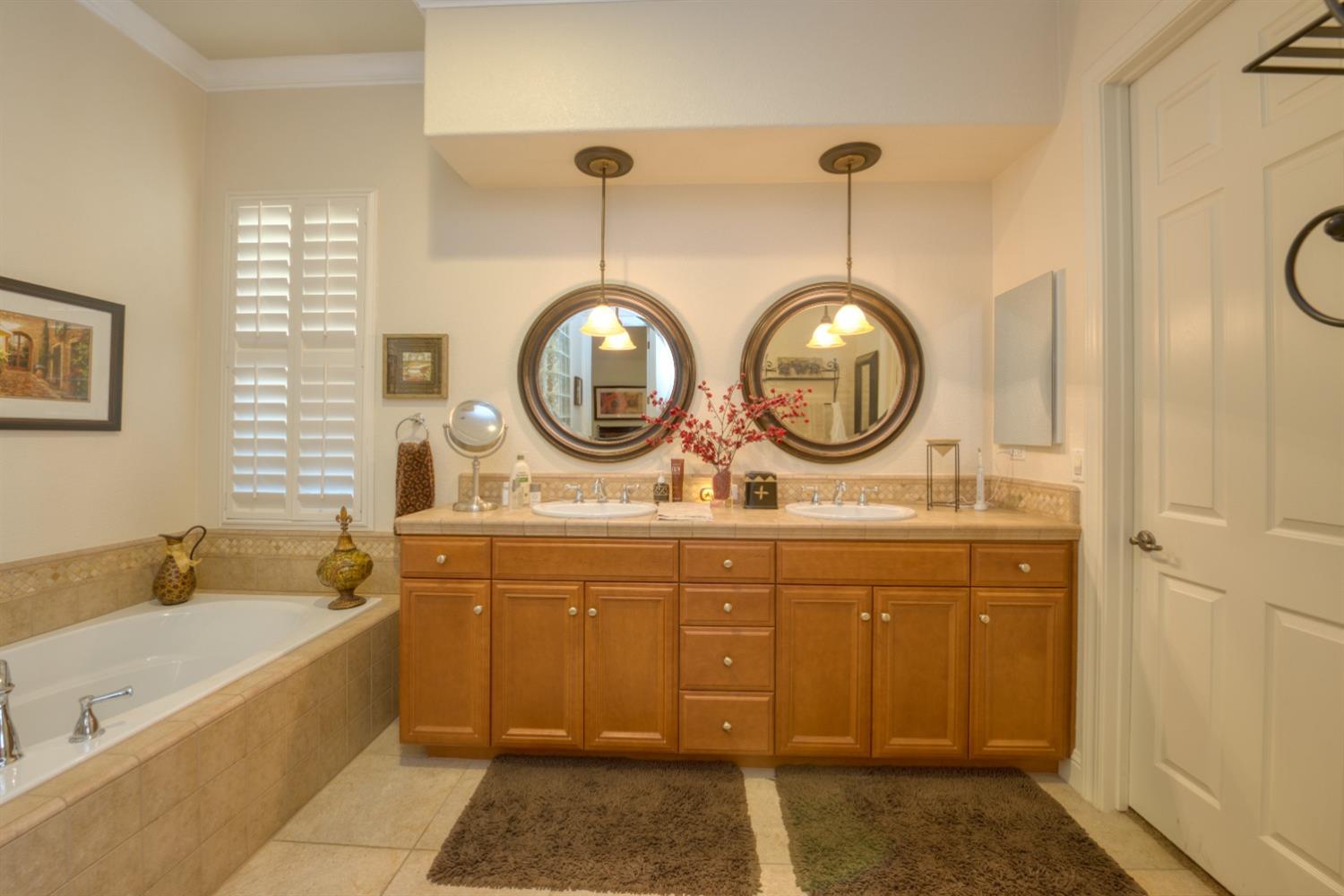 Detail Gallery Image 18 of 42 For 1132 Livorno Ct, Manteca,  CA 95337 - 3 Beds | 2 Baths