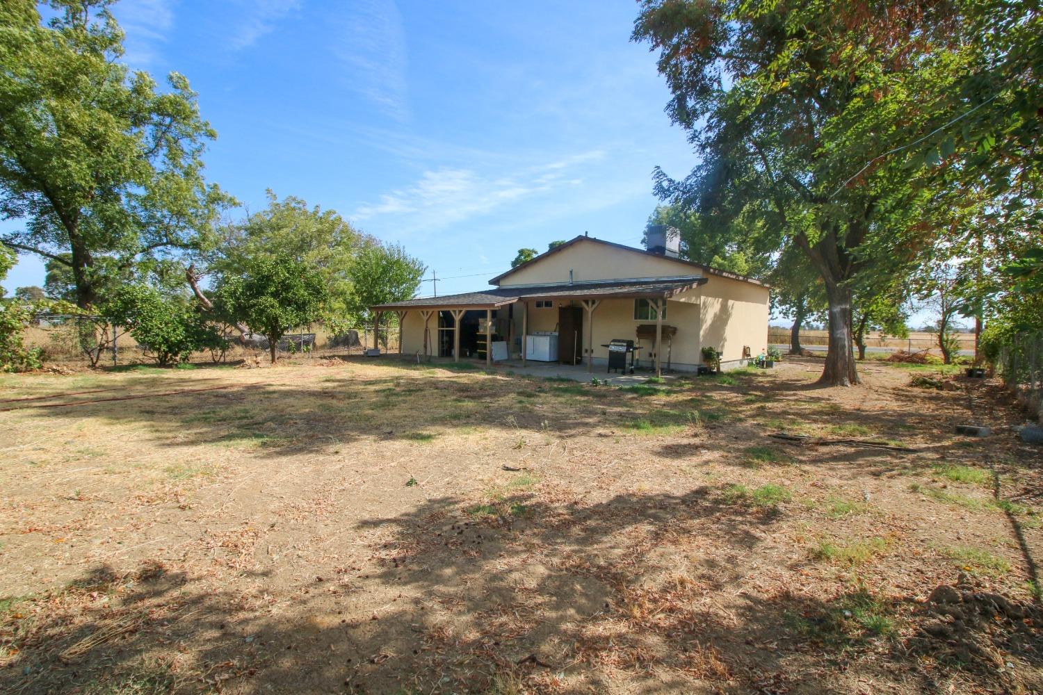 Detail Gallery Image 10 of 27 For 885 Grand Ave, Olivehurst,  CA 95961 - 2 Beds | 1 Baths