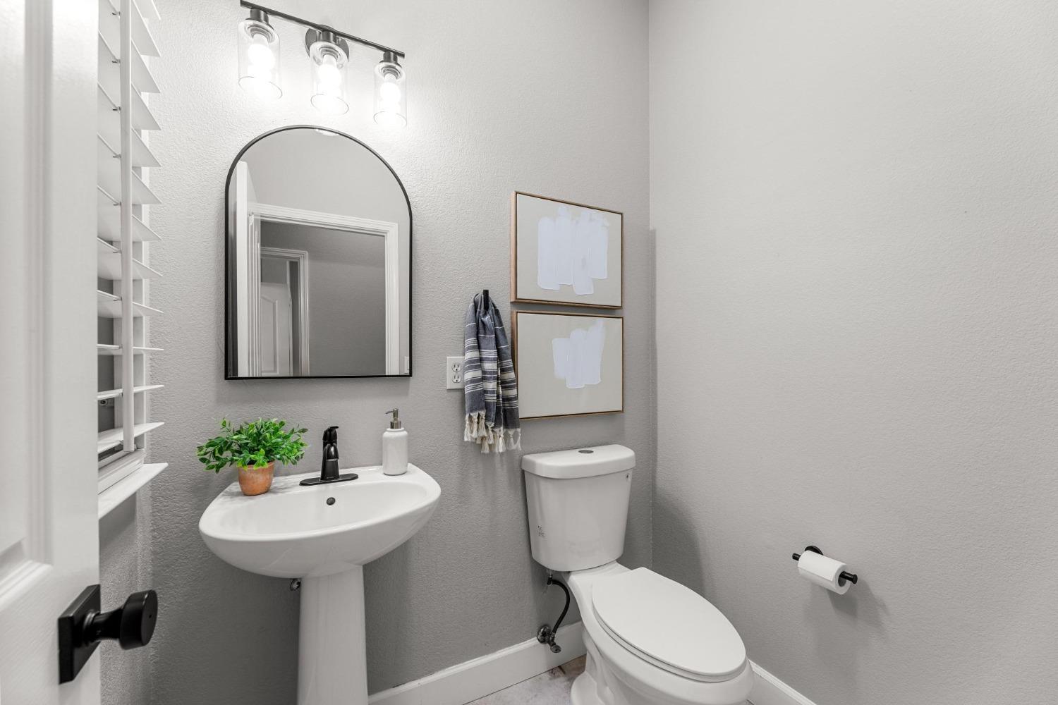 Detail Gallery Image 57 of 69 For 121 Vista Creek Cir, Sacramento,  CA 95835 - 4 Beds | 2/1 Baths