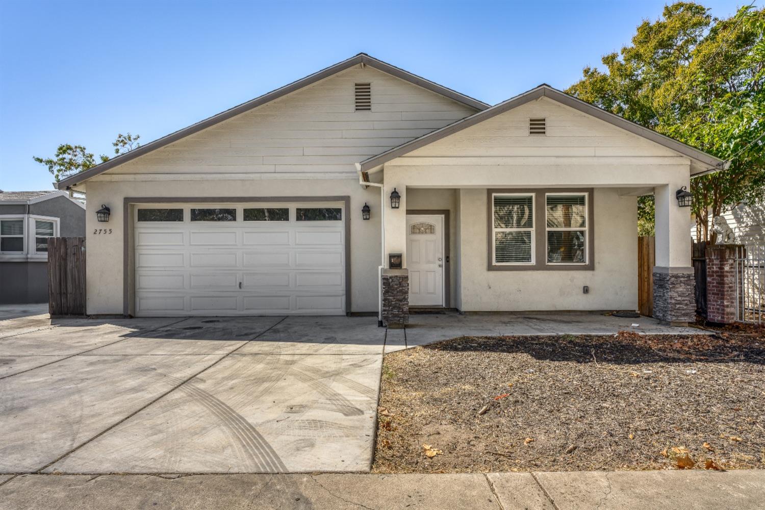 Detail Gallery Image 1 of 40 For 2755 Berger Ave, Sacramento,  CA 95815 - 3 Beds | 2 Baths