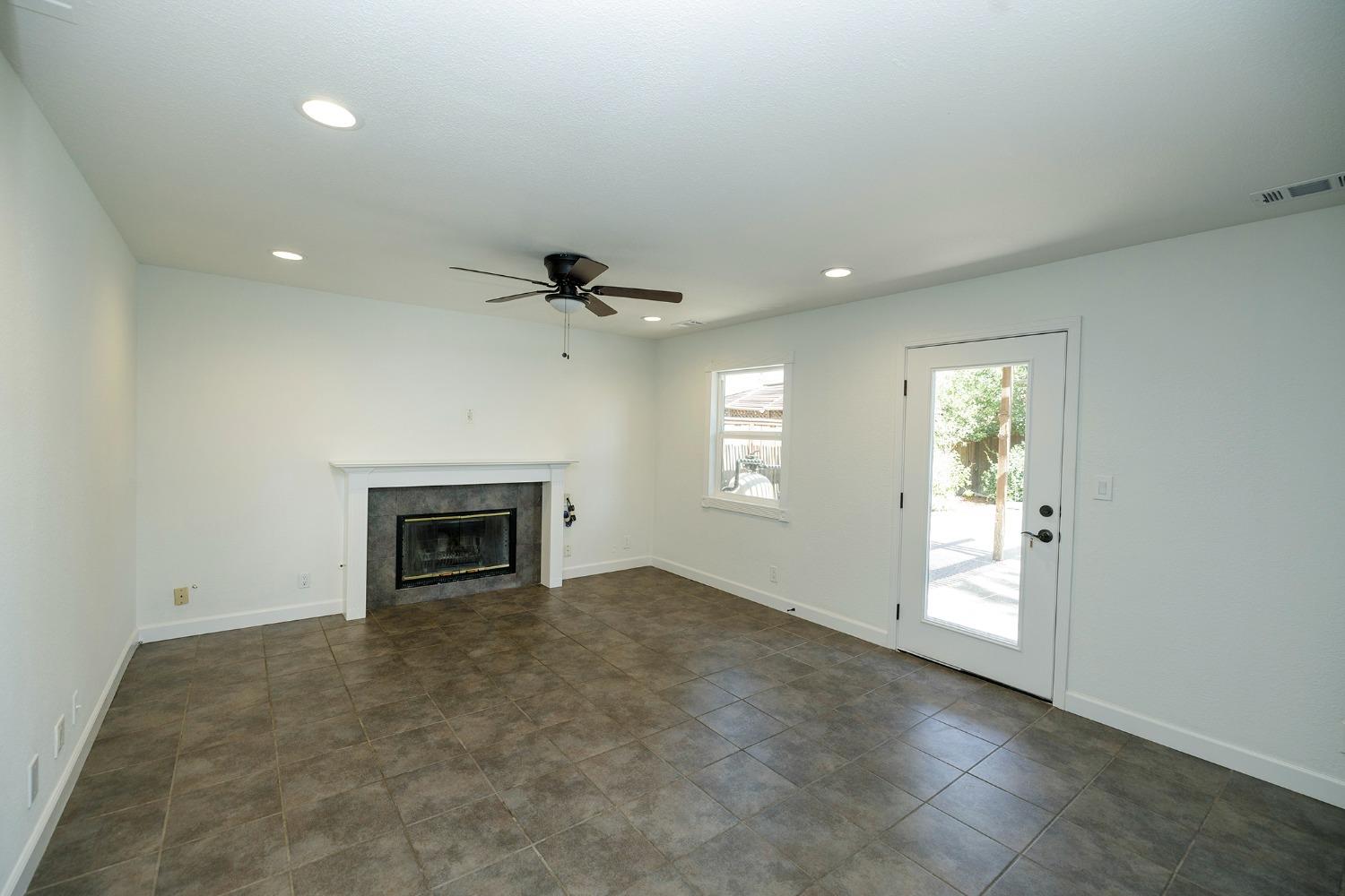 Detail Gallery Image 21 of 54 For 1498 Monterey Ct, Tracy,  CA 95376 - 3 Beds | 2/1 Baths