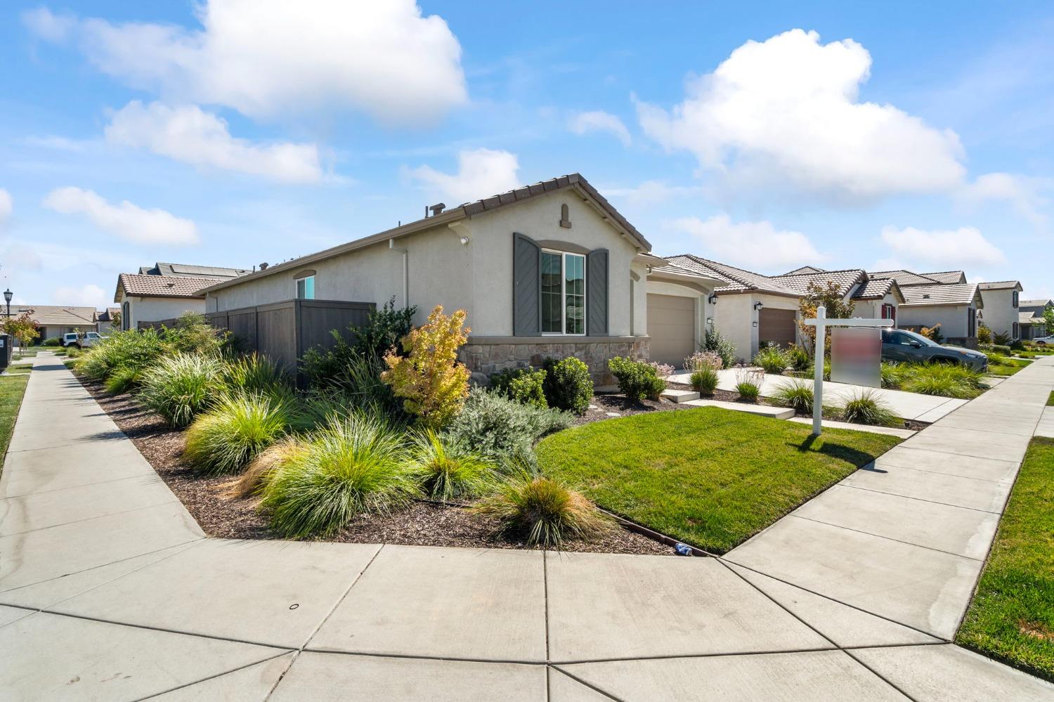 Detail Gallery Image 5 of 49 For 10942 Miacomet Ct, Stockton,  CA 95219 - 3 Beds | 2 Baths