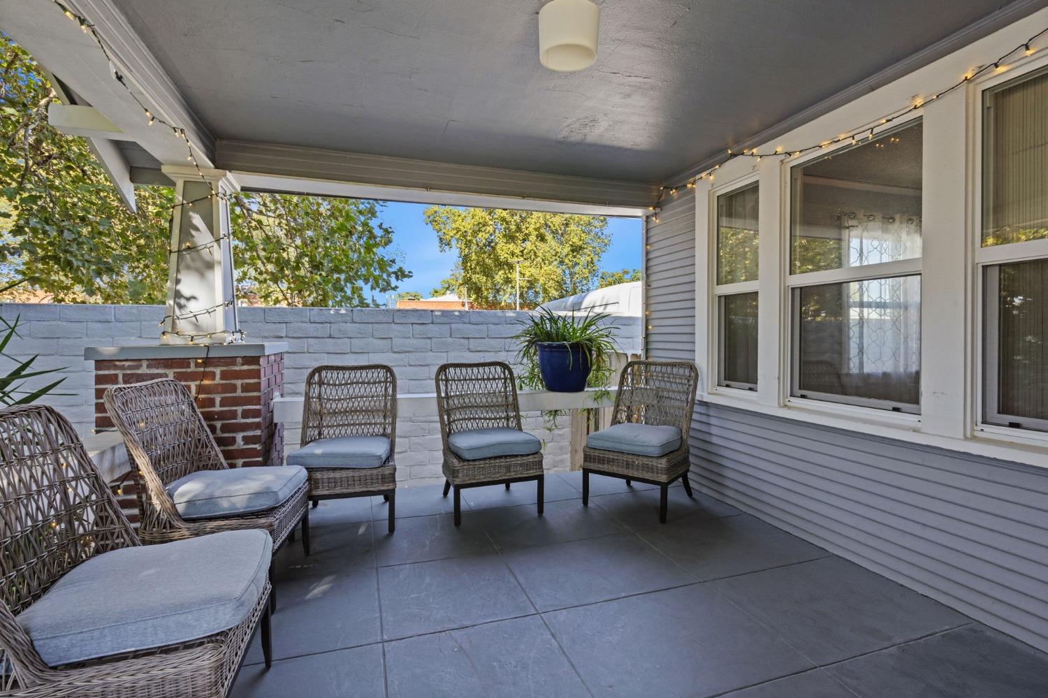 Detail Gallery Image 4 of 27 For 1603 Basler St, Sacramento,  CA 95811 - 2 Beds | 1 Baths