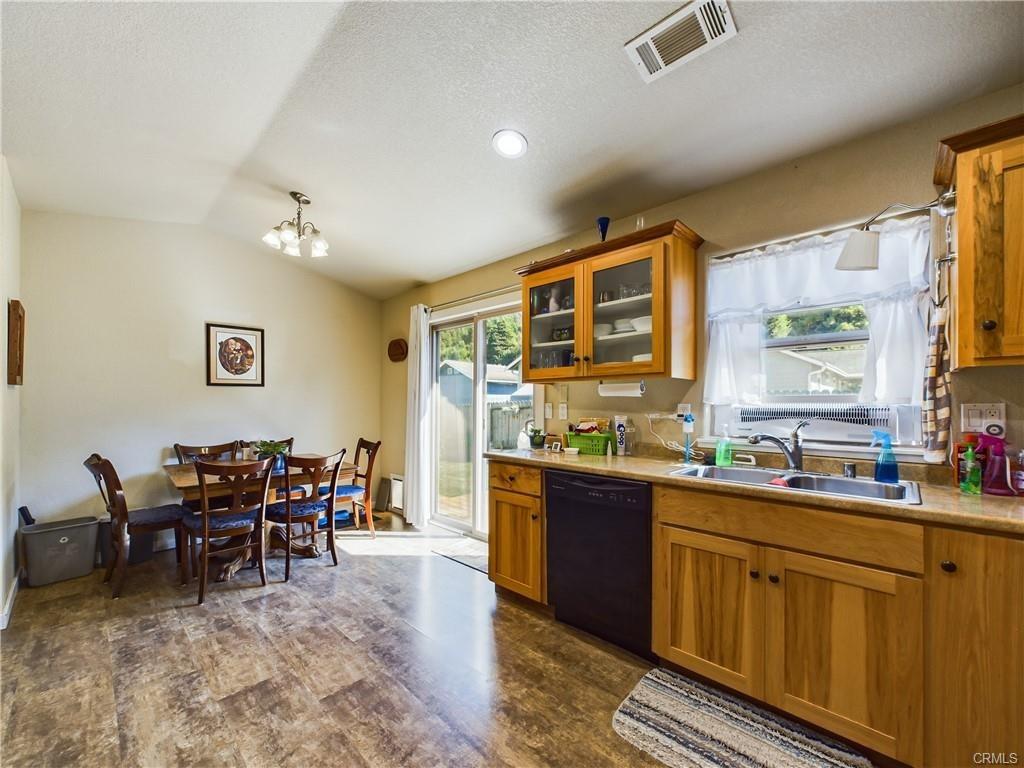 Detail Gallery Image 13 of 28 For 289 Ogle, Rio Dell,  CA 95562 - 3 Beds | 2 Baths