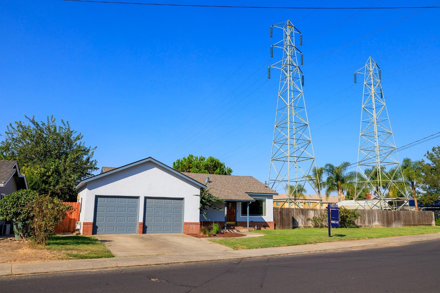 Detail Gallery Image 4 of 62 For 415 N Fremont St, Manteca,  CA 95336 - 3 Beds | 2 Baths