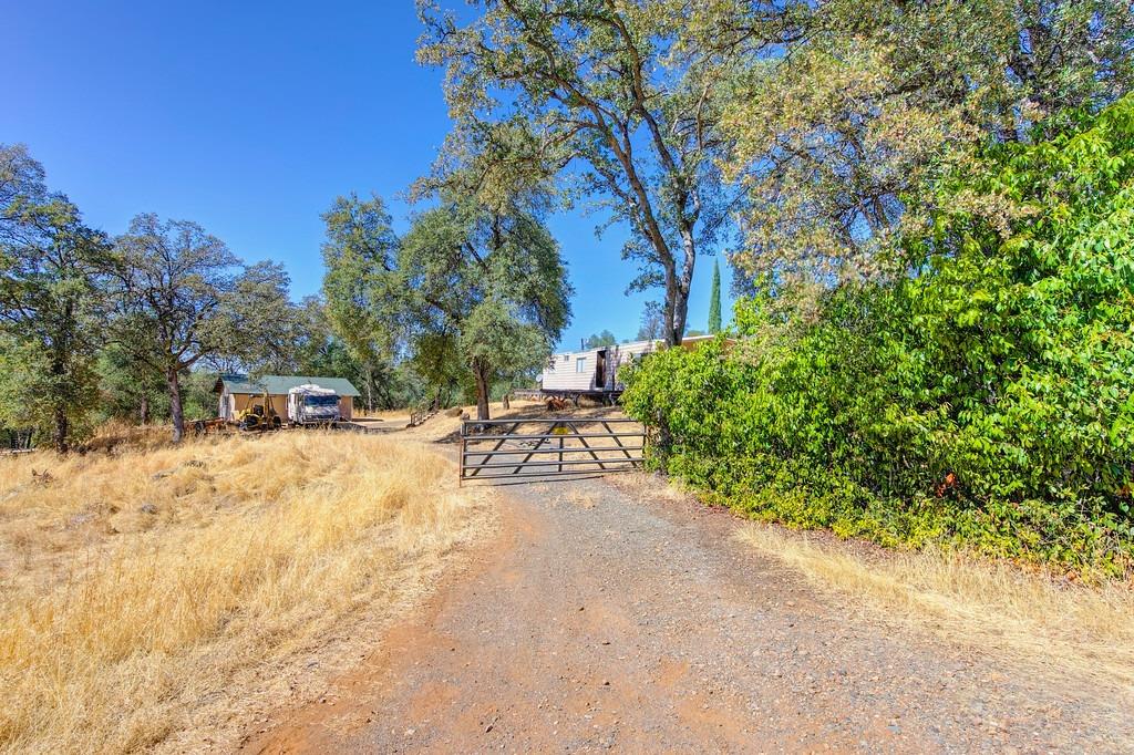 Halcon Crest Court, Grass Valley, California image 3